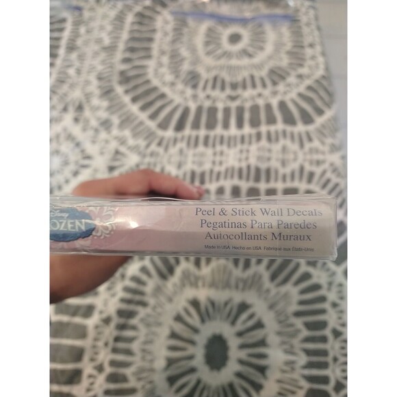 36 New Disney FROZEN ANNA ELSA OLAF Wall Decals Stickers Bedroom Decor Removable - Picture 4 of 6